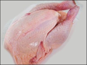 画像: ブラジル産 丸鶏 1羽(約1kg)