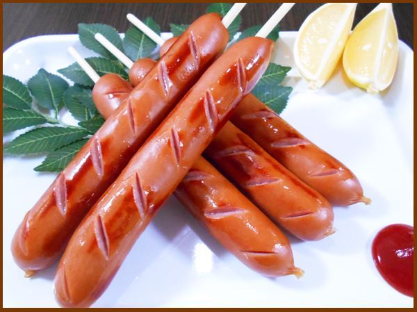 画像3: 【季節限定/焼肉】串付きフランクフルト 800g(1本80g×10本入り) (3)