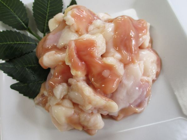 画像1: 2025【季節限定/鍋】かみふらの和牛もつミックス(カット) 1kg (1)