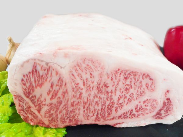 画像2: 北海道産 白老牛 サーロイン ブロック 1kg (2)