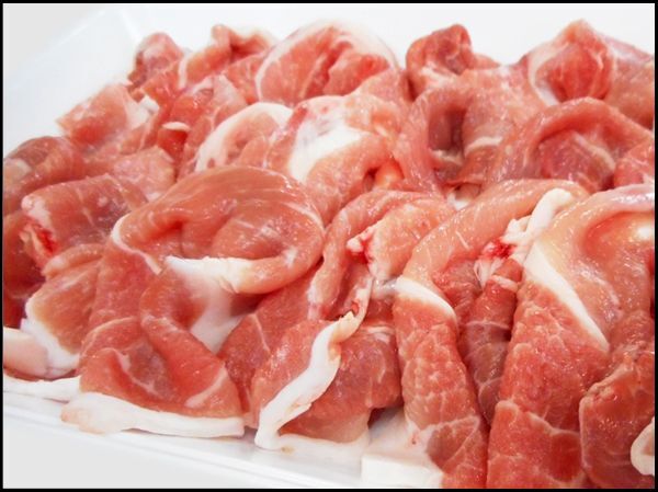 画像1: 北海道産 豚ウデ 切りおとし 1kg (1)