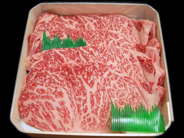 画像2: 【中元WGB-1】北海道産 かみふらの和牛サーロインステーキギフト(200g×2) (2)
